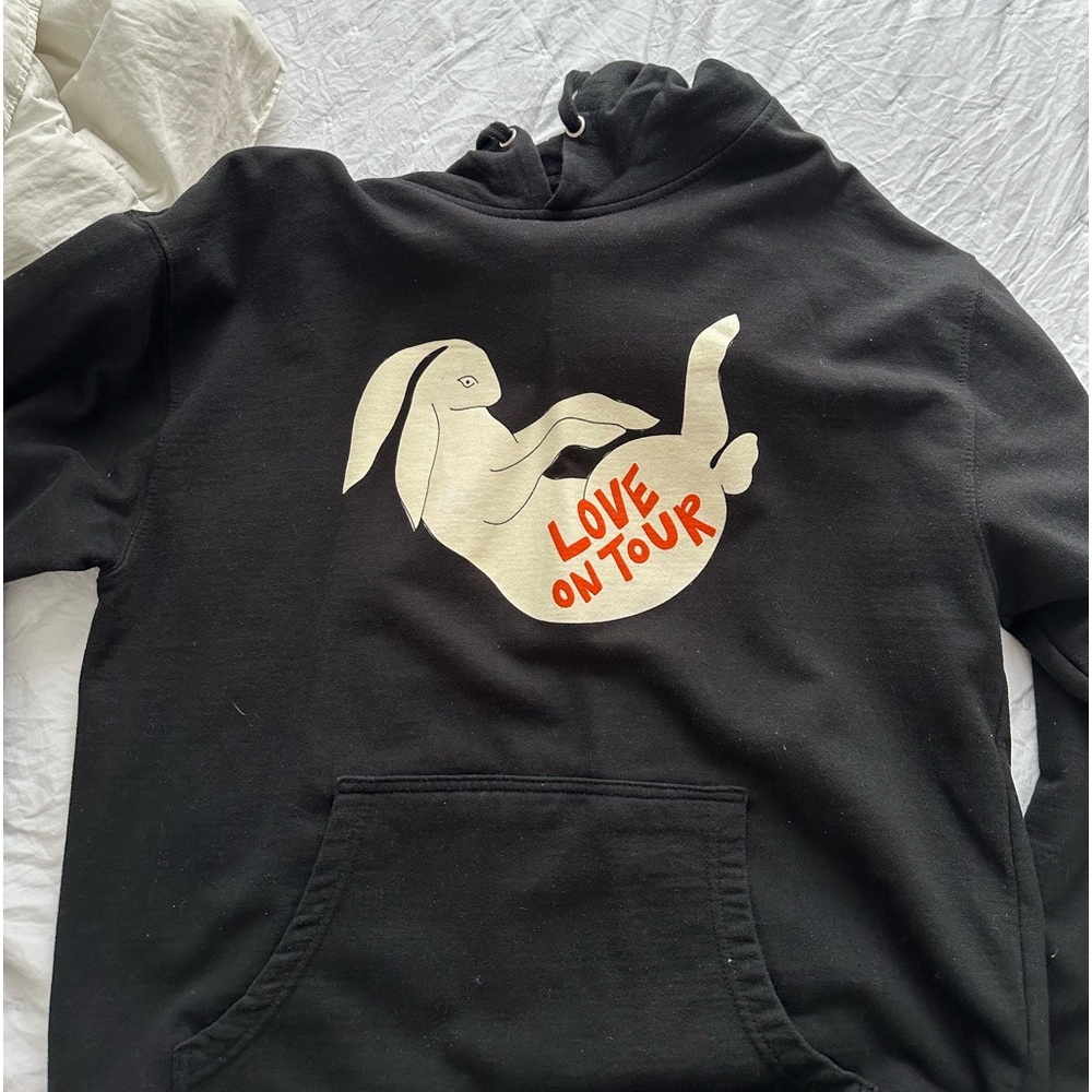 Harry Styles Love on Tour sweatshirt! Only worn once!